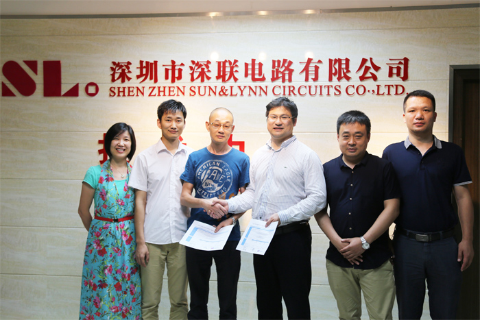 又一次親密接觸！Philips與深聯(lián)電路簽訂未來三年的深度合作協(xié)議