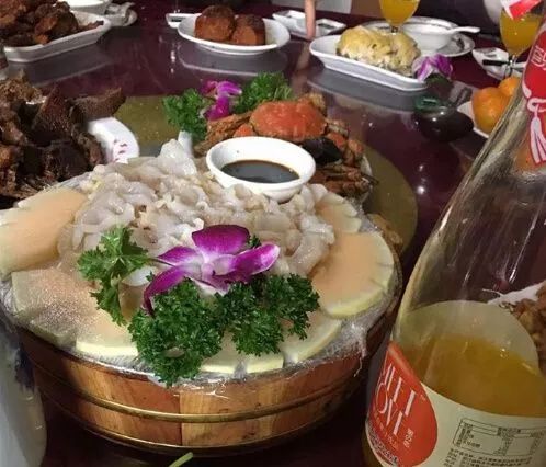 同事結(jié)婚只給100紅包，線路板廠小編都覺得尷尬，結(jié)果&hellip;廣東人的評論亮了，哈哈哈